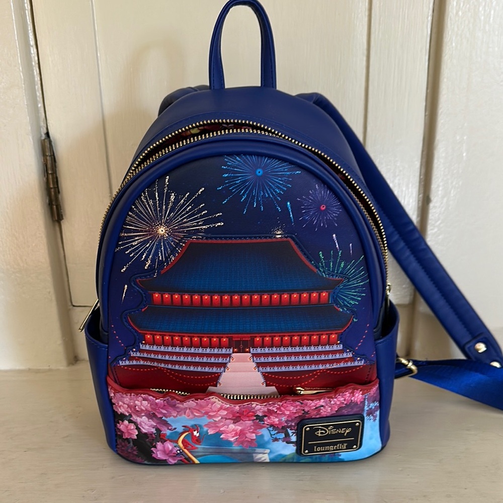 Loungefly Disney Mulan NWOT mini backpack - lights up!!